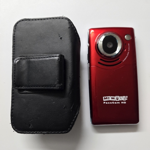 ProMaster MyMuvi Facecam HD Camera Red - Picture 2 of 7